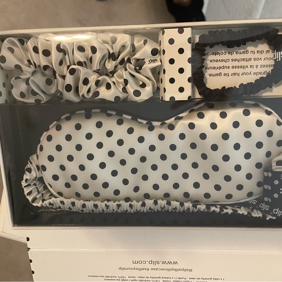 Slip set - Picture 3 of 3